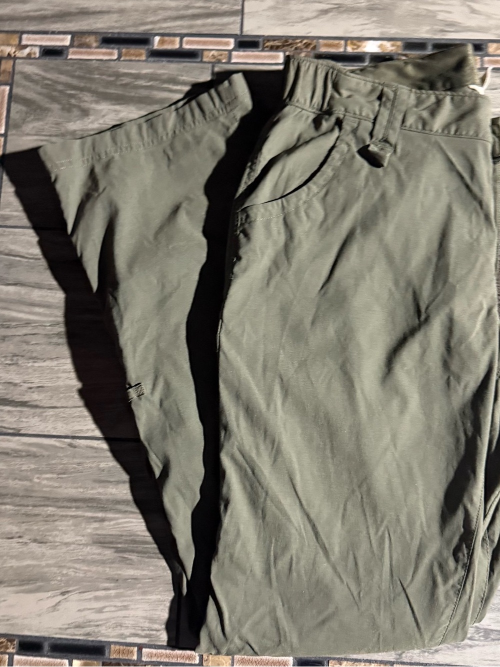 Women’s Duluth Olive Cargo Pants with Utility Pockets